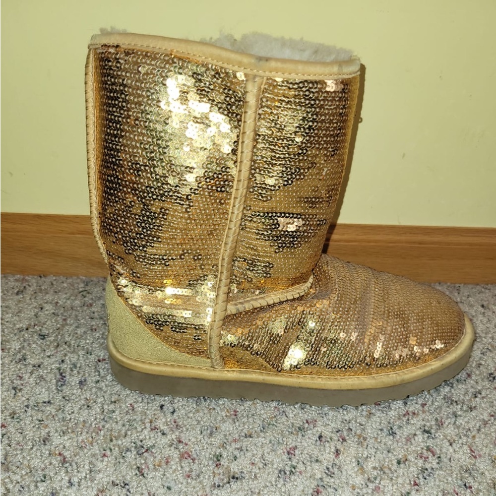 Ugg Womens Boots Size 7 Gold Sequins Shearling Lined Cozy Glamorous